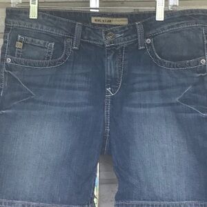 Big Star ZIP Up Denim Blue Jeans Shorts
Size 31